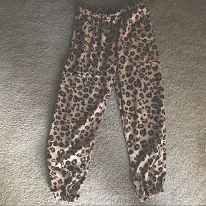 Silk Capri leopard pants size L ! Very cute and comfortable warn only a few time